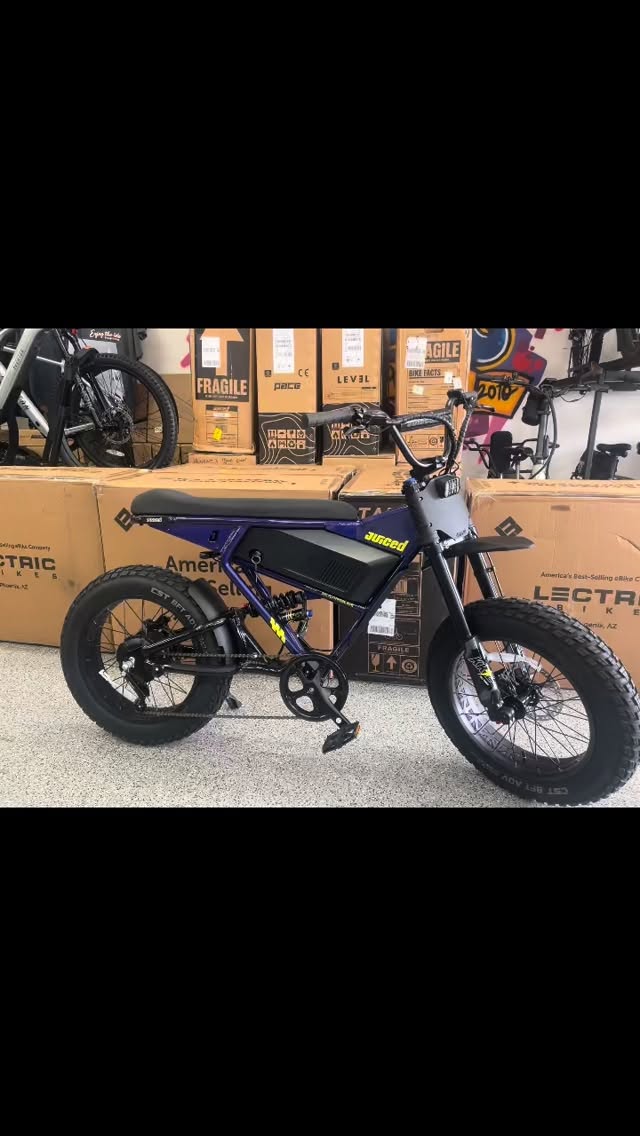 The new Juiced Scrambler hit the floors this week. Stop by for a test ride today!! They are 🔥
750w, 52v 19.2ah battery, 4 piston hydraulic brakes, KKE suspension, 3 year manufacturer warranty!!! Need we say more?!?!? Oh, $1699 HT and $1899 FS 🔥