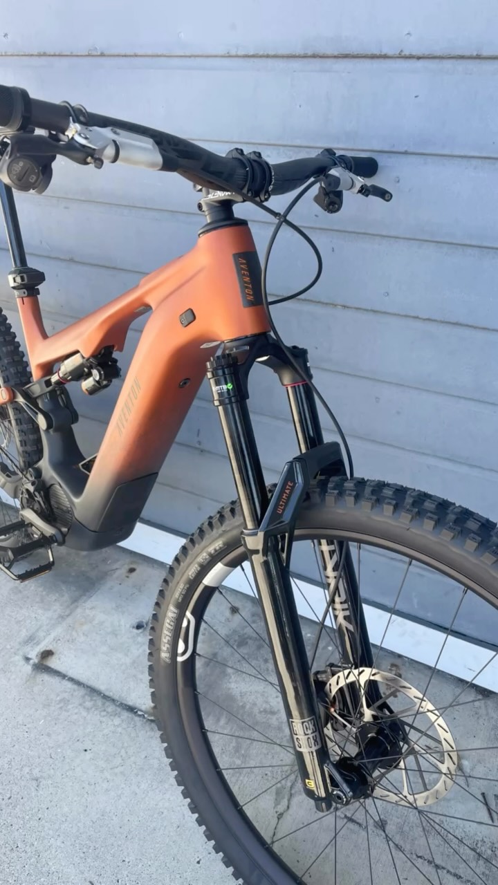 Aventon Current LTD. We have one remaining in size Large. Contact us to purchase!! Sick build. This is #19 of 99 made. 

#currentLTD #aveton #emtb #bikeshop